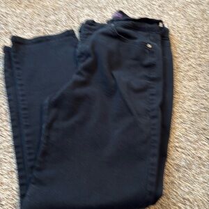 Gloria Vanderbilt black jeans